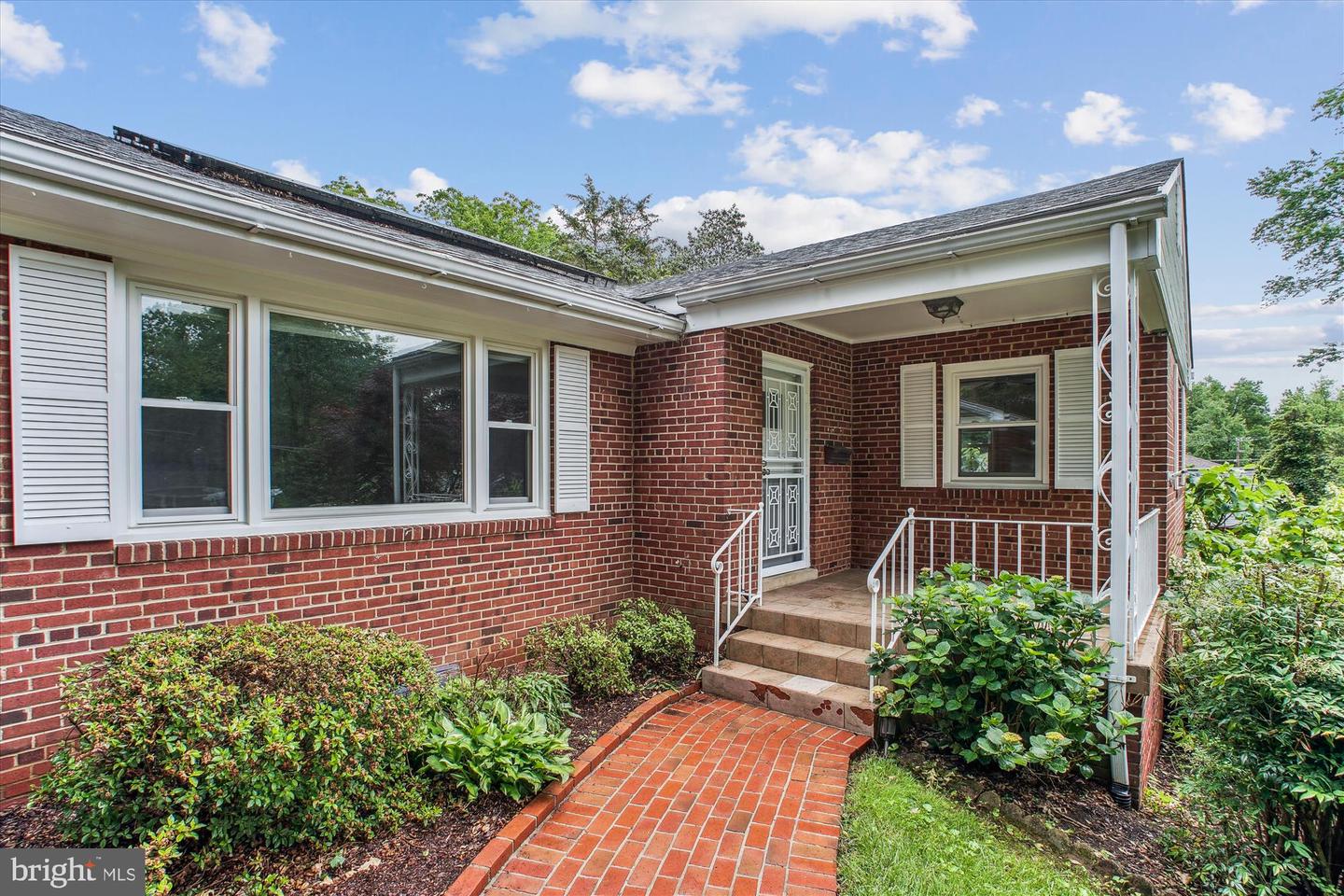 6448 EPPARD ST, FALLS CHURCH, Virginia 22042, 4 Bedrooms Bedrooms, ,3 BathroomsBathrooms,Residential,For sale,6448 EPPARD ST,VAFX2239746 MLS # VAFX2239746