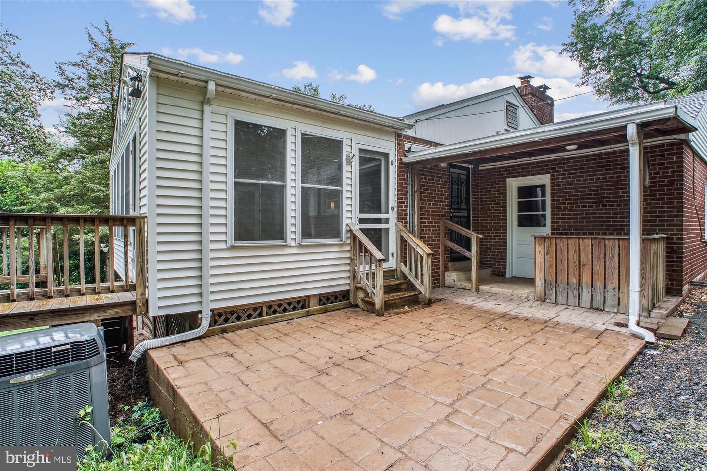 6448 EPPARD ST, FALLS CHURCH, Virginia 22042, 4 Bedrooms Bedrooms, ,3 BathroomsBathrooms,Residential,For sale,6448 EPPARD ST,VAFX2239746 MLS # VAFX2239746