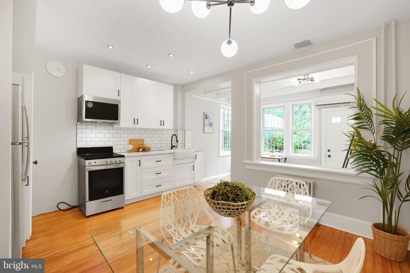 2420 2ND ST NE, WASHINGTON, District Of Columbia 20002, 2 Bedrooms Bedrooms, ,1 BathroomBathrooms,Residential,For sale,2420 2ND ST NE,DCDC2200228 MLS # DCDC2200228