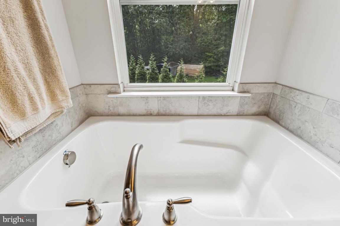 435 POTOMAC RUN RD, FREDERICKSBURG, Virginia 22405, 4 Bedrooms Bedrooms, ,3 BathroomsBathrooms,Residential,For sale,435 POTOMAC RUN RD,VAST2038760 MLS # VAST2038760