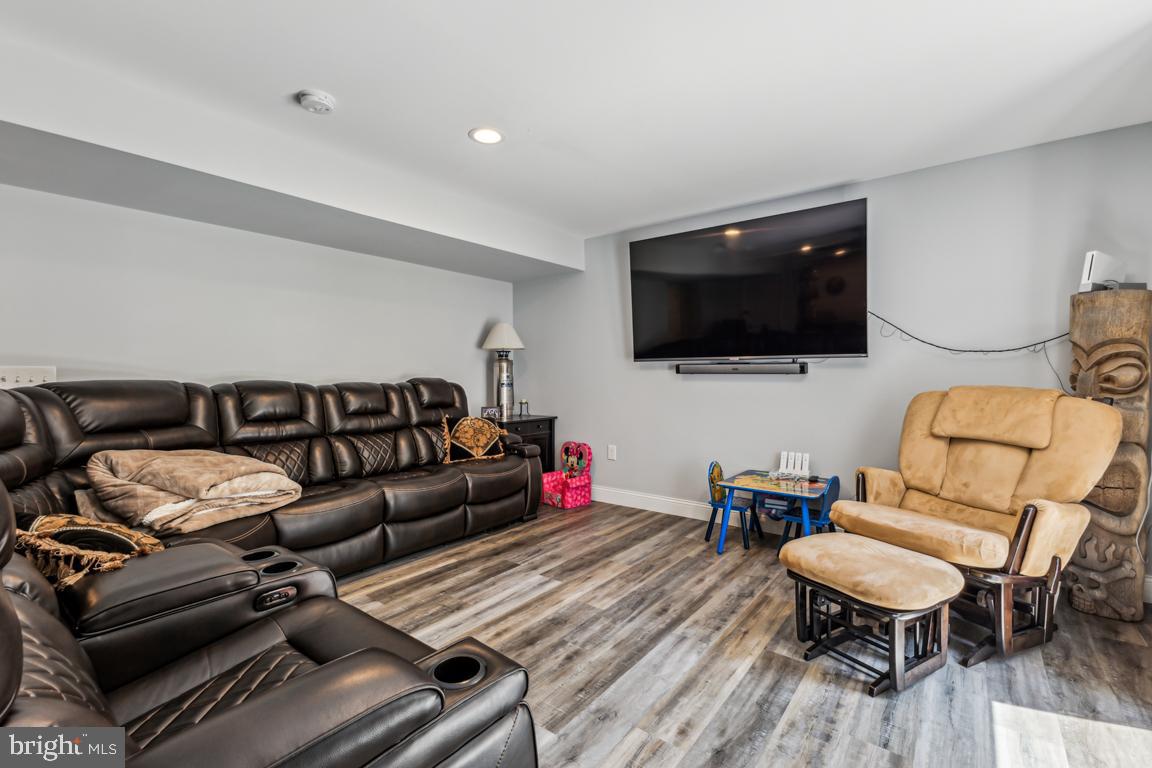 435 POTOMAC RUN RD, FREDERICKSBURG, Virginia 22405, 4 Bedrooms Bedrooms, ,3 BathroomsBathrooms,Residential,For sale,435 POTOMAC RUN RD,VAST2038760 MLS # VAST2038760