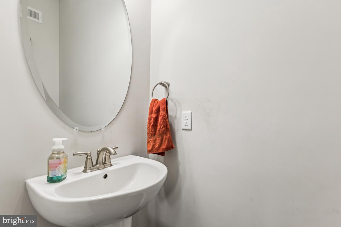 435 POTOMAC RUN RD, FREDERICKSBURG, Virginia 22405, 4 Bedrooms Bedrooms, ,3 BathroomsBathrooms,Residential,For sale,435 POTOMAC RUN RD,VAST2038760 MLS # VAST2038760