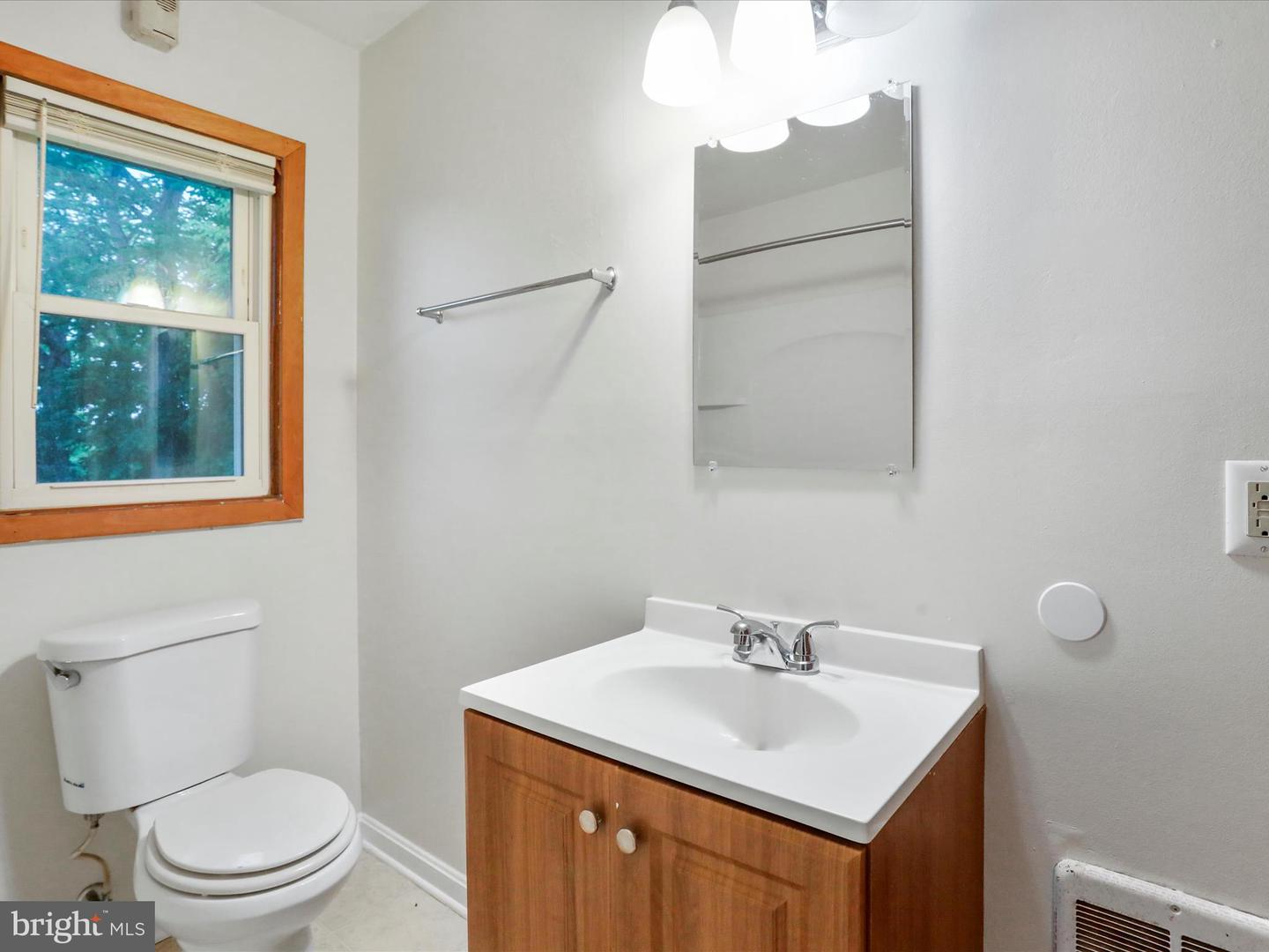 233 MOLDEN DR, WINCHESTER, Virginia 22601, 3 Bedrooms Bedrooms, ,1 BathroomBathrooms,Residential,For sale,233 MOLDEN DR,VAWI2007672 MLS # VAWI2007672