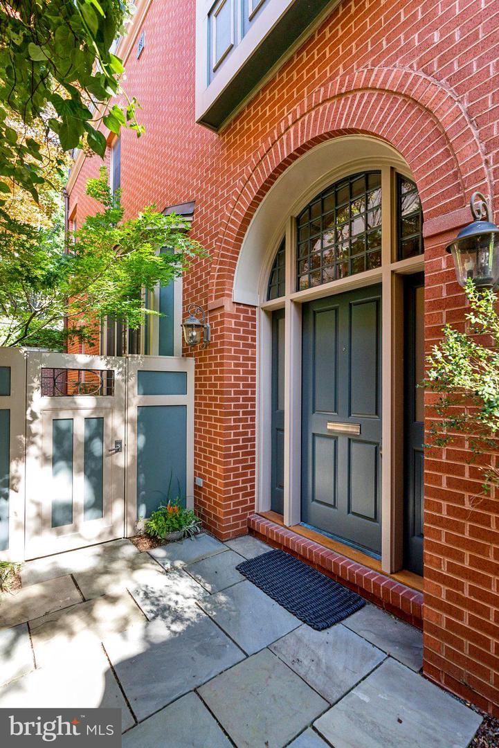 2915 38TH ST NW, WASHINGTON, District Of Columbia 20016, 4 Bedrooms Bedrooms, ,3 BathroomsBathrooms,Residential,For sale,2915 38TH ST NW,DCDC2200296 MLS # DCDC2200296