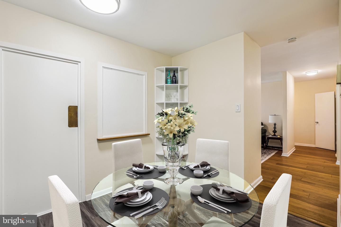 4100 CATHEDRAL AVE NW #818, WASHINGTON, District Of Columbia 20016, 3 Bedrooms Bedrooms, ,2 BathroomsBathrooms,Residential,For sale,4100 CATHEDRAL AVE NW #818,DCDC2200380 MLS # DCDC2200380