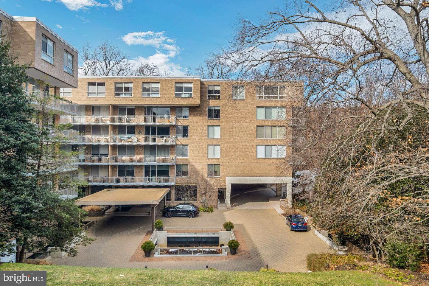 4100 CATHEDRAL AVE NW #818, WASHINGTON, District Of Columbia 20016, 3 Bedrooms Bedrooms, ,2 BathroomsBathrooms,Residential,For sale,4100 CATHEDRAL AVE NW #818,DCDC2200380 MLS # DCDC2200380