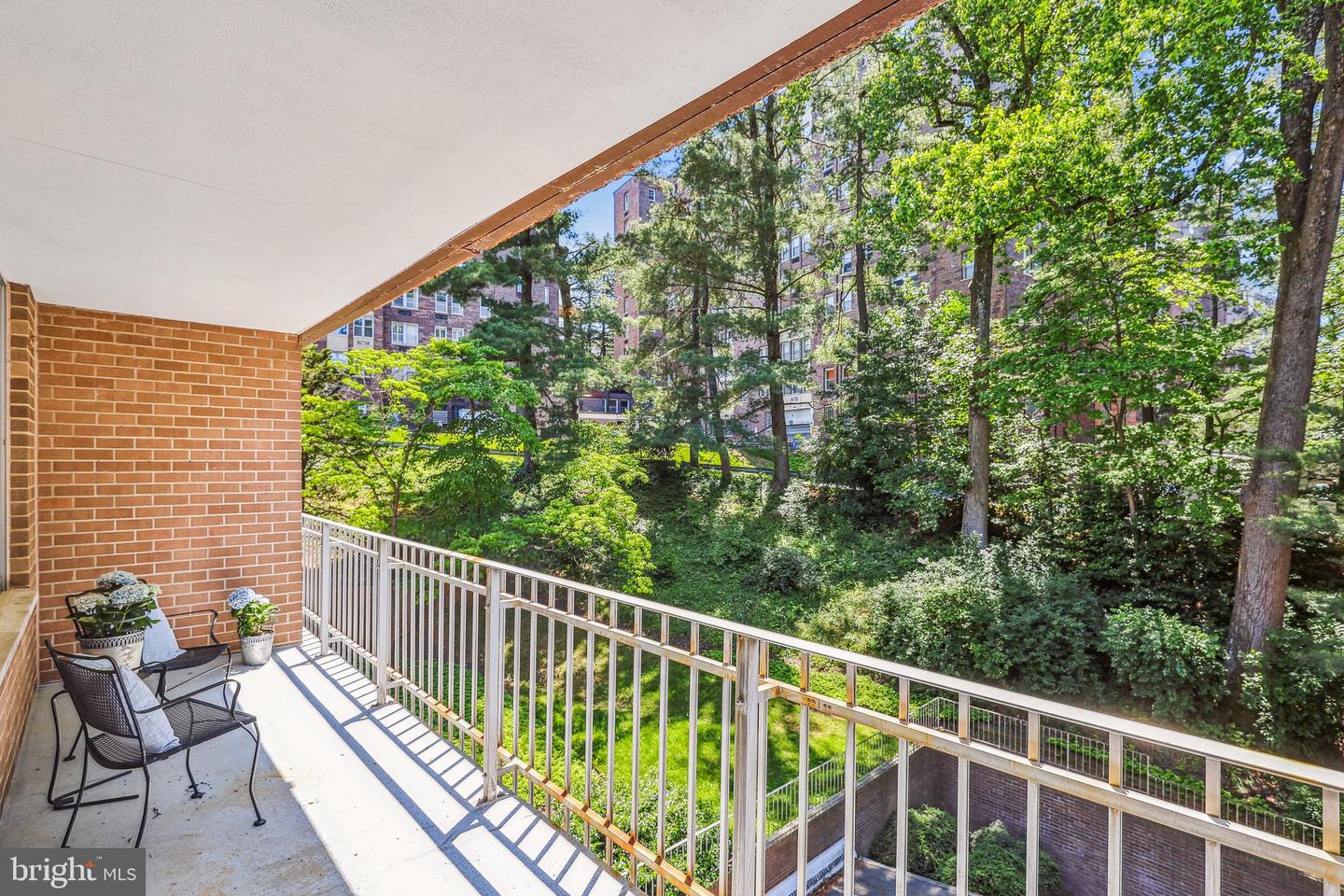 4100 CATHEDRAL AVE NW #818, WASHINGTON, District Of Columbia 20016, 3 Bedrooms Bedrooms, ,2 BathroomsBathrooms,Residential,For sale,4100 CATHEDRAL AVE NW #818,DCDC2200380 MLS # DCDC2200380