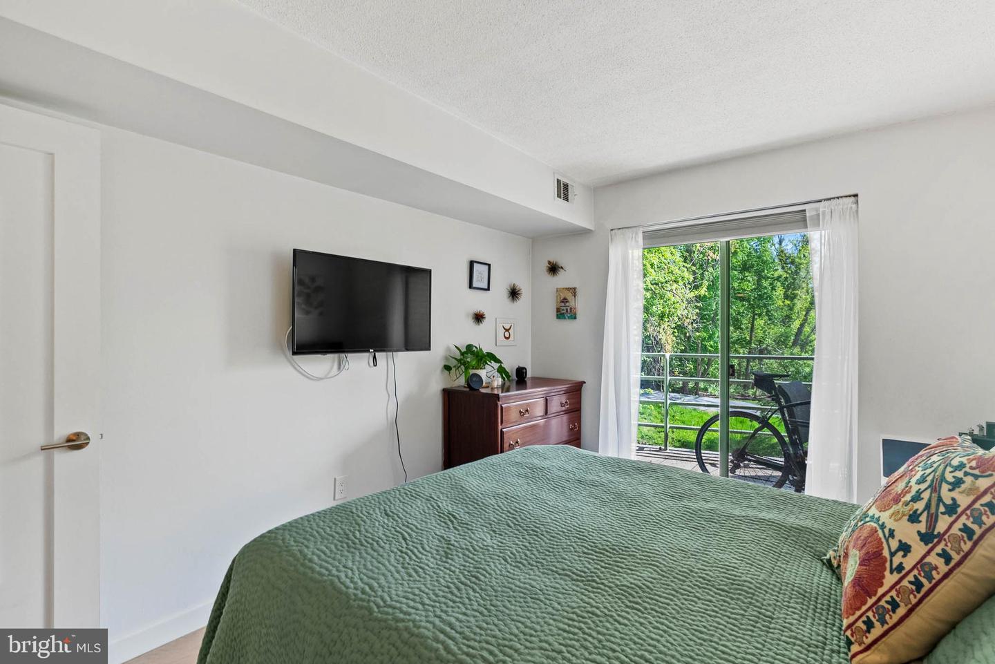 2141 WISCONSIN AVE NW #103, WASHINGTON, District Of Columbia 20007, 1 Bedroom Bedrooms, ,1 BathroomBathrooms,Residential,For sale,2141 WISCONSIN AVE NW #103,DCDC2200384 MLS # DCDC2200384