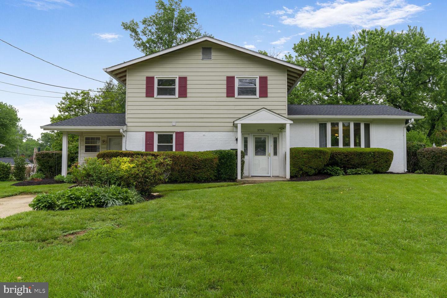 3702 FOREST GROVE DR, ANNANDALE, Virginia 22003, 5 Bedrooms Bedrooms, ,3 BathroomsBathrooms,Residential,For sale,3702 FOREST GROVE DR,VAFX2240920 MLS # VAFX2240920