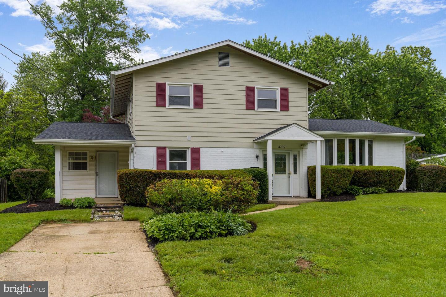 3702 FOREST GROVE DR, ANNANDALE, Virginia 22003, 5 Bedrooms Bedrooms, ,3 BathroomsBathrooms,Residential,For sale,3702 FOREST GROVE DR,VAFX2240920 MLS # VAFX2240920