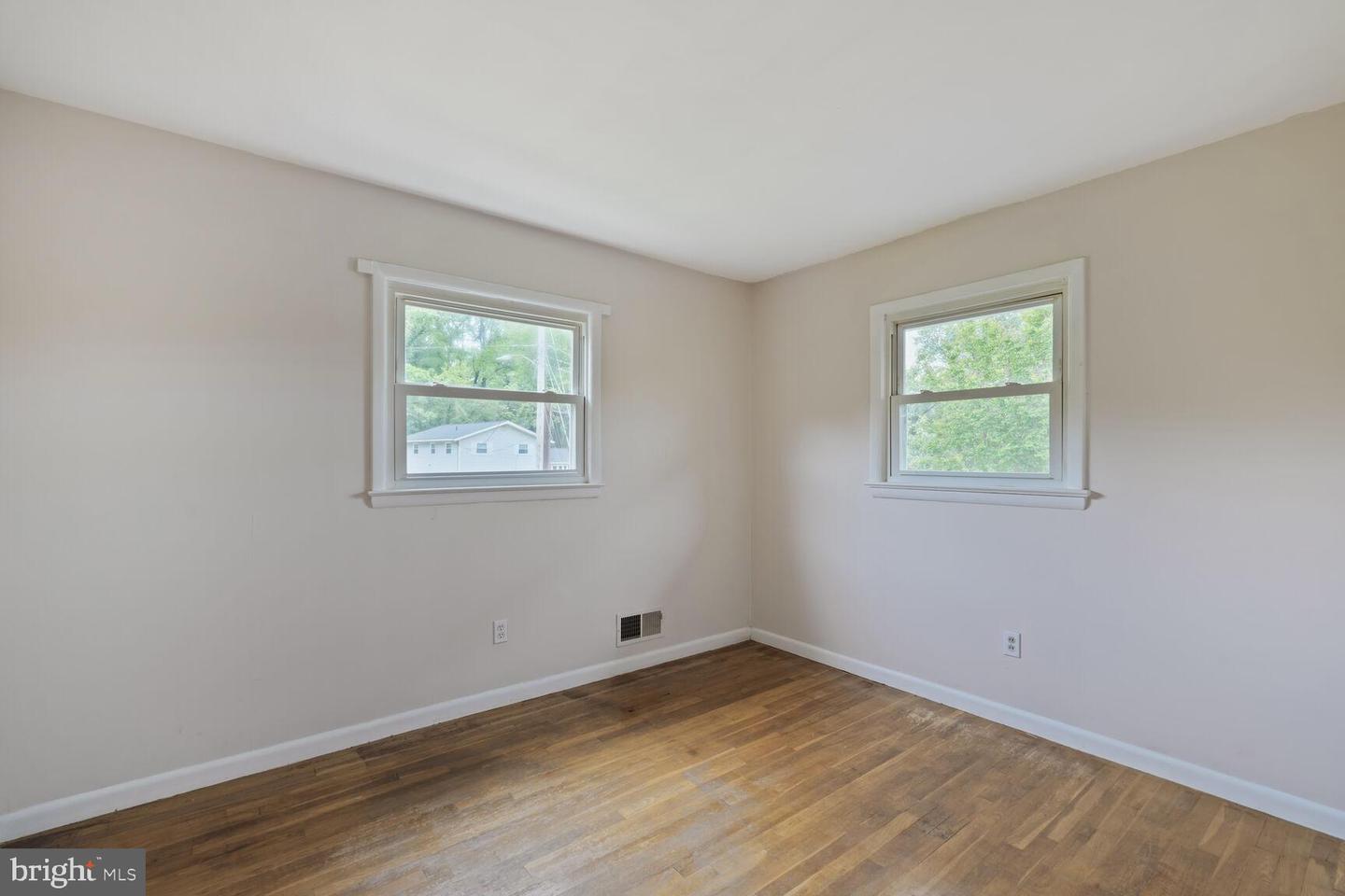 3702 FOREST GROVE DR, ANNANDALE, Virginia 22003, 5 Bedrooms Bedrooms, ,3 BathroomsBathrooms,Residential,For sale,3702 FOREST GROVE DR,VAFX2240920 MLS # VAFX2240920