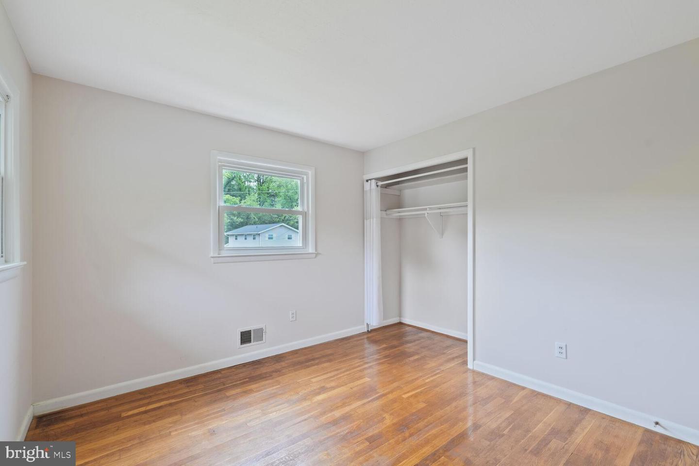 3702 FOREST GROVE DR, ANNANDALE, Virginia 22003, 5 Bedrooms Bedrooms, ,3 BathroomsBathrooms,Residential,For sale,3702 FOREST GROVE DR,VAFX2240920 MLS # VAFX2240920