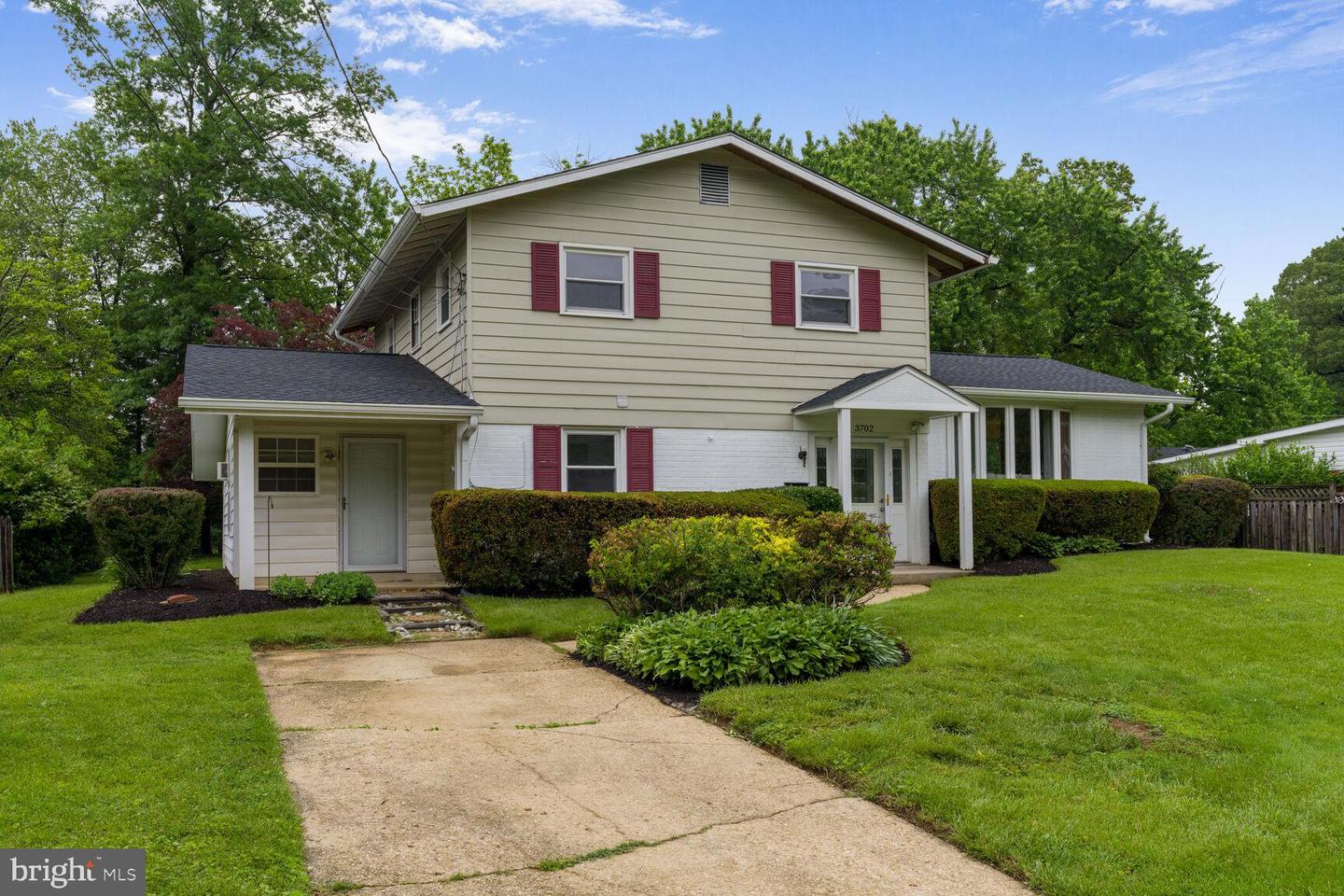 3702 FOREST GROVE DR, ANNANDALE, Virginia 22003, 5 Bedrooms Bedrooms, ,3 BathroomsBathrooms,Residential,For sale,3702 FOREST GROVE DR,VAFX2240920 MLS # VAFX2240920