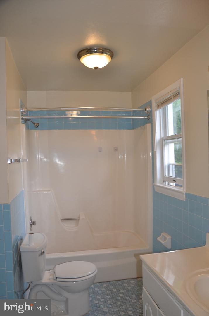 2713 24TH RD S #A & B, ARLINGTON, Virginia 22206, 5 Bedrooms Bedrooms, ,2 BathroomsBathrooms,Residential,For sale,2713 24TH RD S #A & B,VAAR2057526 MLS # VAAR2057526