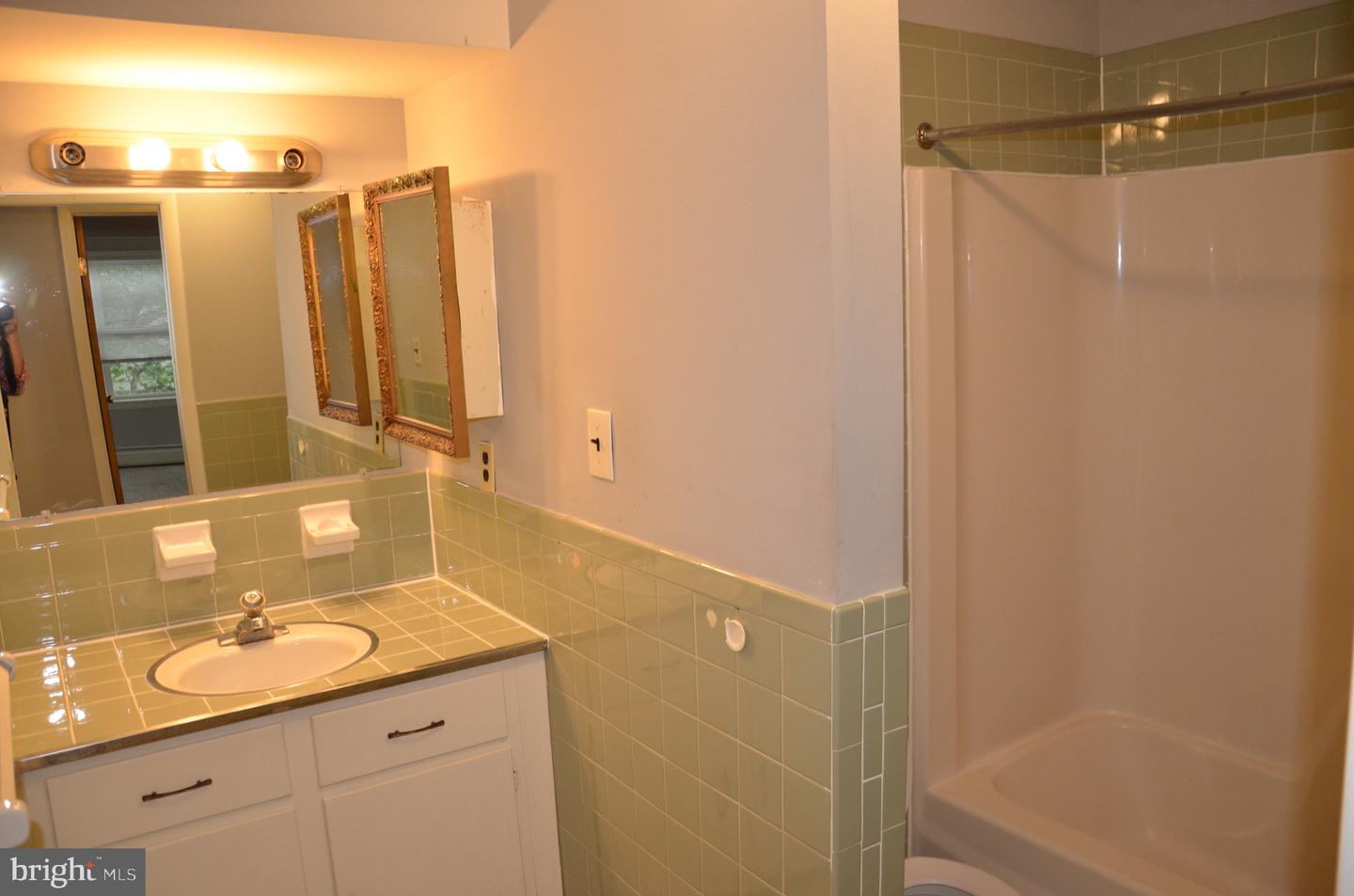 2713 24TH RD S #A & B, ARLINGTON, Virginia 22206, 5 Bedrooms Bedrooms, ,2 BathroomsBathrooms,Residential,For sale,2713 24TH RD S #A & B,VAAR2057526 MLS # VAAR2057526
