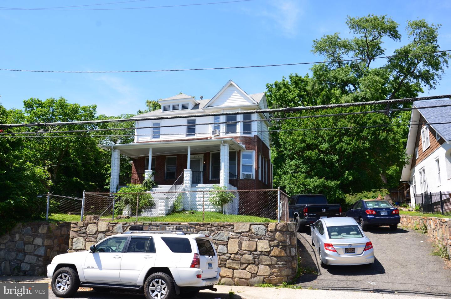 2713 24TH RD S #B, ARLINGTON, Virginia 22206, 5 Bedrooms Bedrooms, ,2 BathroomsBathrooms,Residential,For sale,2713 24TH RD S #B,VAAR2057526 MLS # VAAR2057526