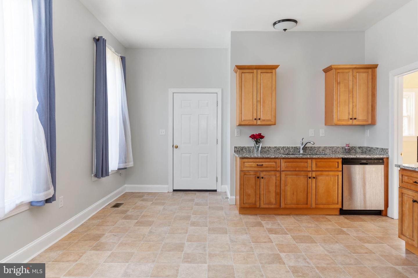 113 W MAIN ST, WAKEFIELD, Virginia 23888, 5 Bedrooms Bedrooms, ,3 BathroomsBathrooms,Residential,For sale,113 W MAIN ST,VASX2000032 MLS # VASX2000032
