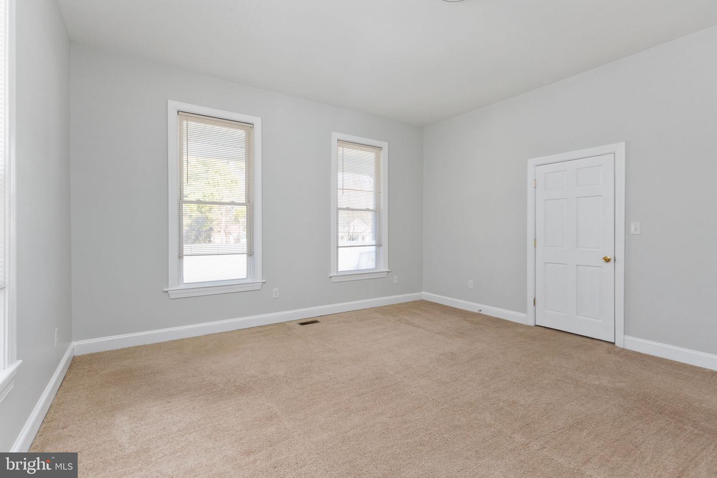 113 W MAIN ST, WAKEFIELD, Virginia 23888, 5 Bedrooms Bedrooms, ,3 BathroomsBathrooms,Residential,For sale,113 W MAIN ST,VASX2000032 MLS # VASX2000032