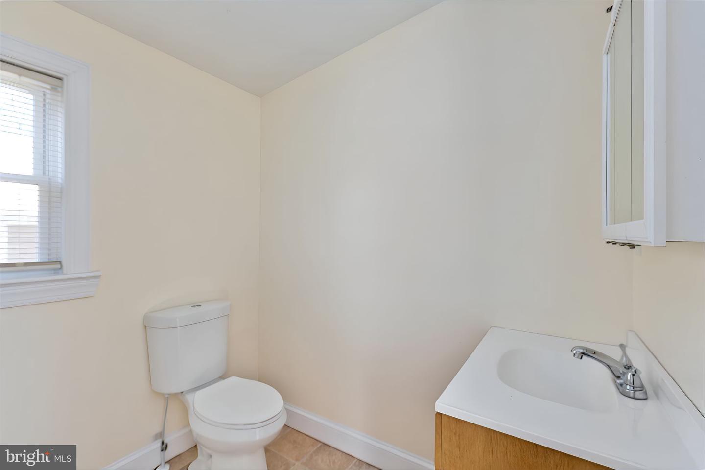 113 W MAIN ST, WAKEFIELD, Virginia 23888, 5 Bedrooms Bedrooms, ,3 BathroomsBathrooms,Residential,For sale,113 W MAIN ST,VASX2000032 MLS # VASX2000032