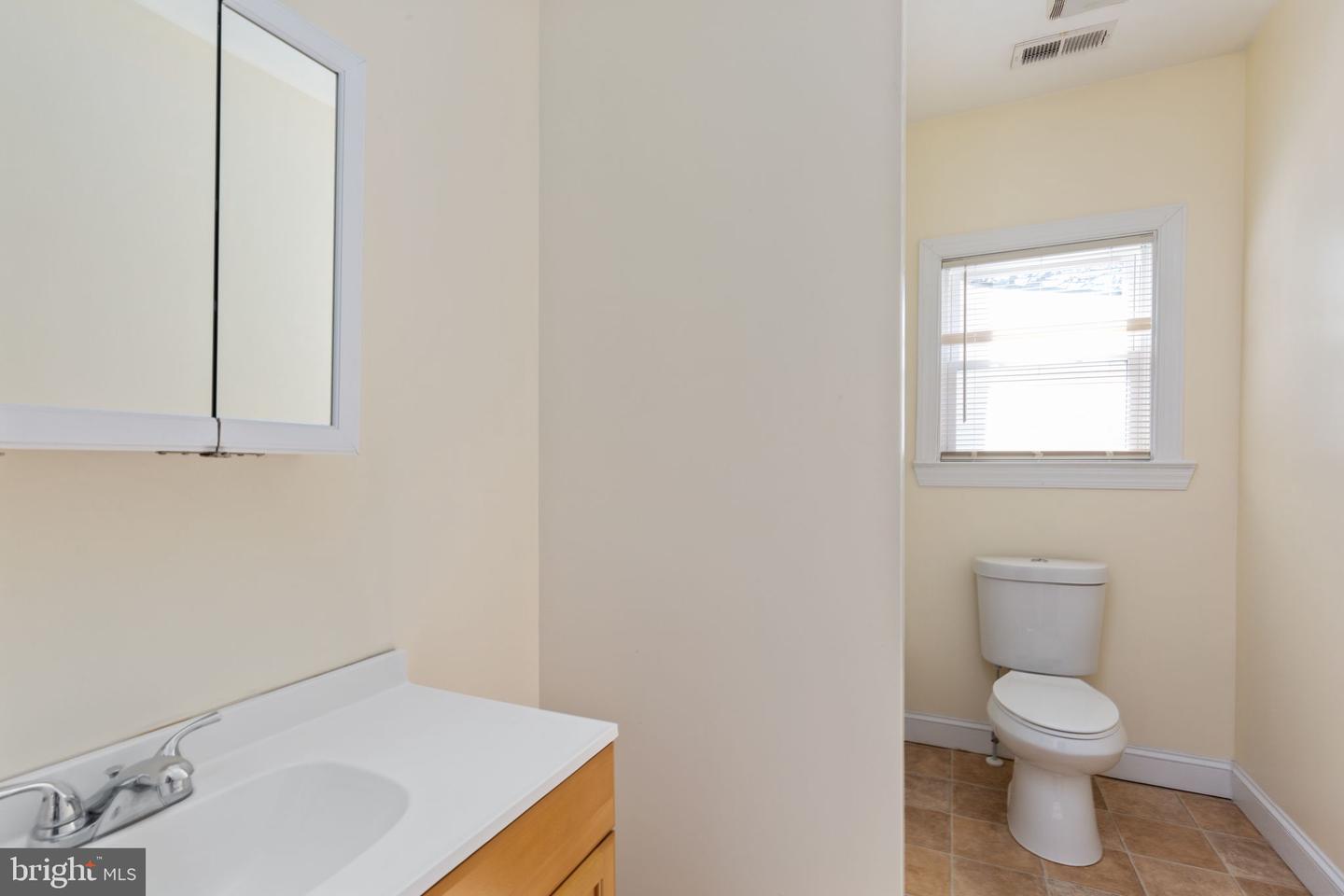 113 W MAIN ST, WAKEFIELD, Virginia 23888, 5 Bedrooms Bedrooms, ,3 BathroomsBathrooms,Residential,For sale,113 W MAIN ST,VASX2000032 MLS # VASX2000032