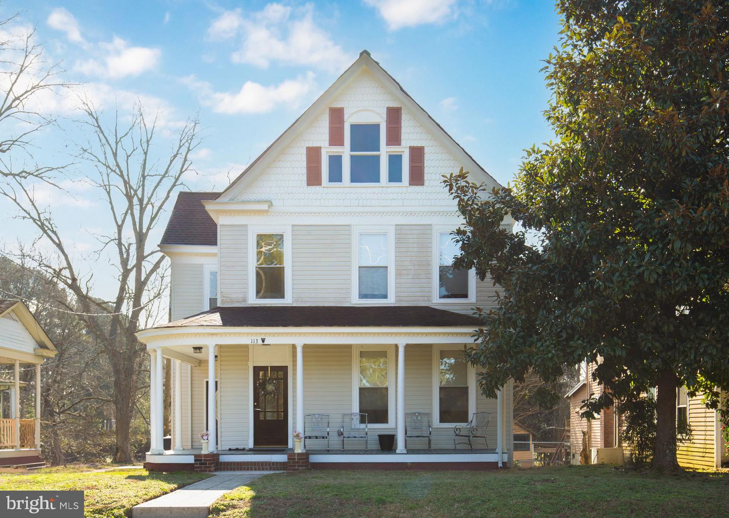113 W MAIN ST, WAKEFIELD, Virginia 23888, 5 Bedrooms Bedrooms, ,3 BathroomsBathrooms,Residential,For sale,113 W MAIN ST,VASX2000032 MLS # VASX2000032