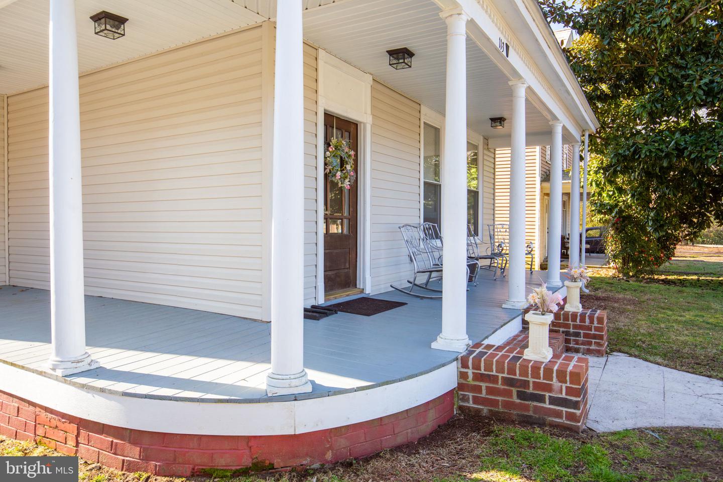 113 W MAIN ST, WAKEFIELD, Virginia 23888, 5 Bedrooms Bedrooms, ,3 BathroomsBathrooms,Residential,For sale,113 W MAIN ST,VASX2000032 MLS # VASX2000032