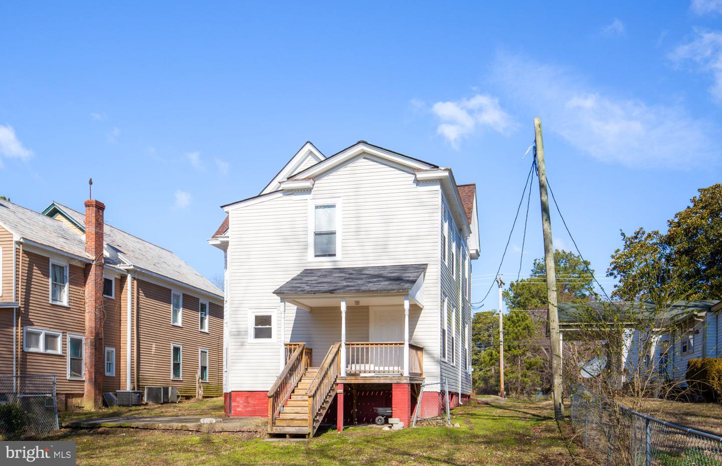 113 W MAIN ST, WAKEFIELD, Virginia 23888, 5 Bedrooms Bedrooms, ,3 BathroomsBathrooms,Residential,For sale,113 W MAIN ST,VASX2000032 MLS # VASX2000032