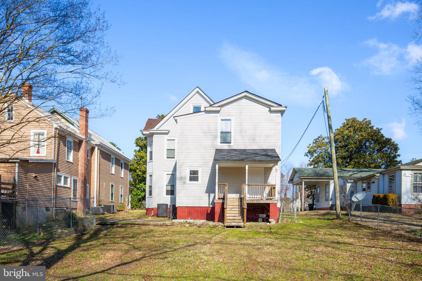 113 W MAIN ST, WAKEFIELD, Virginia 23888, 5 Bedrooms Bedrooms, ,3 BathroomsBathrooms,Residential,For sale,113 W MAIN ST,VASX2000032 MLS # VASX2000032