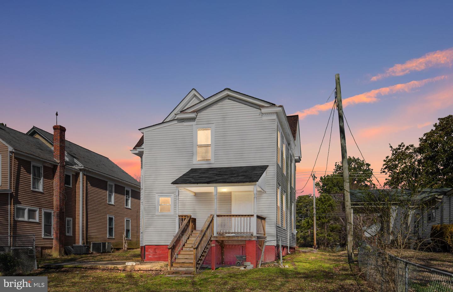 113 W MAIN ST, WAKEFIELD, Virginia 23888, 5 Bedrooms Bedrooms, ,3 BathroomsBathrooms,Residential,For sale,113 W MAIN ST,VASX2000032 MLS # VASX2000032