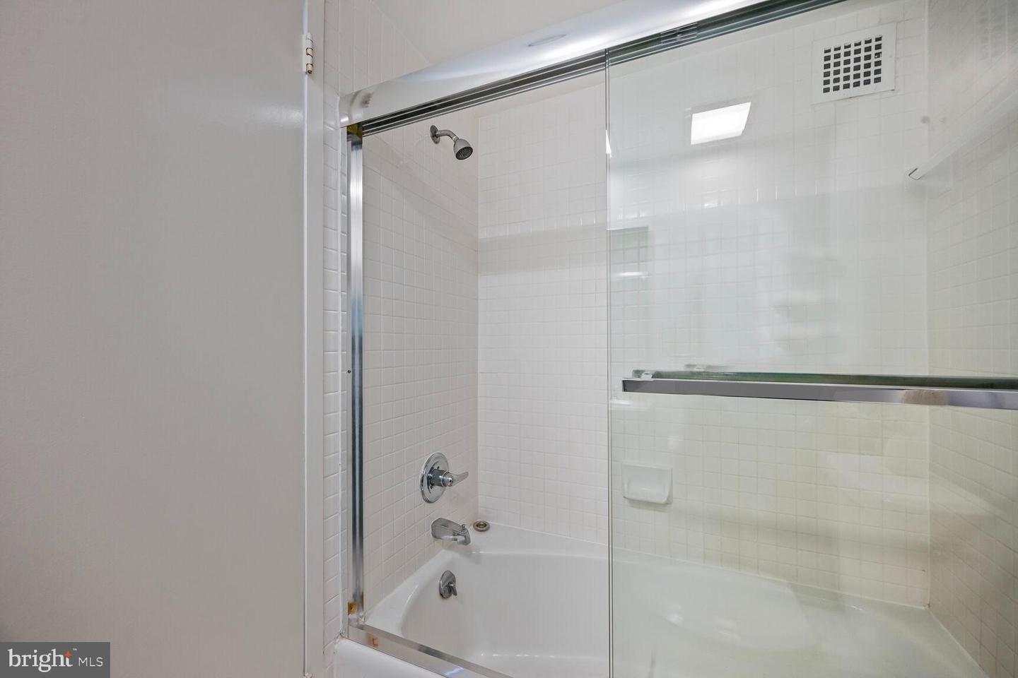 2501 CALVERT ST NW #306, WASHINGTON, District Of Columbia 20008, 2 Bedrooms Bedrooms, ,2 BathroomsBathrooms,Residential,For sale,2501 CALVERT ST NW #306,DCDC2201026 MLS # DCDC2201026