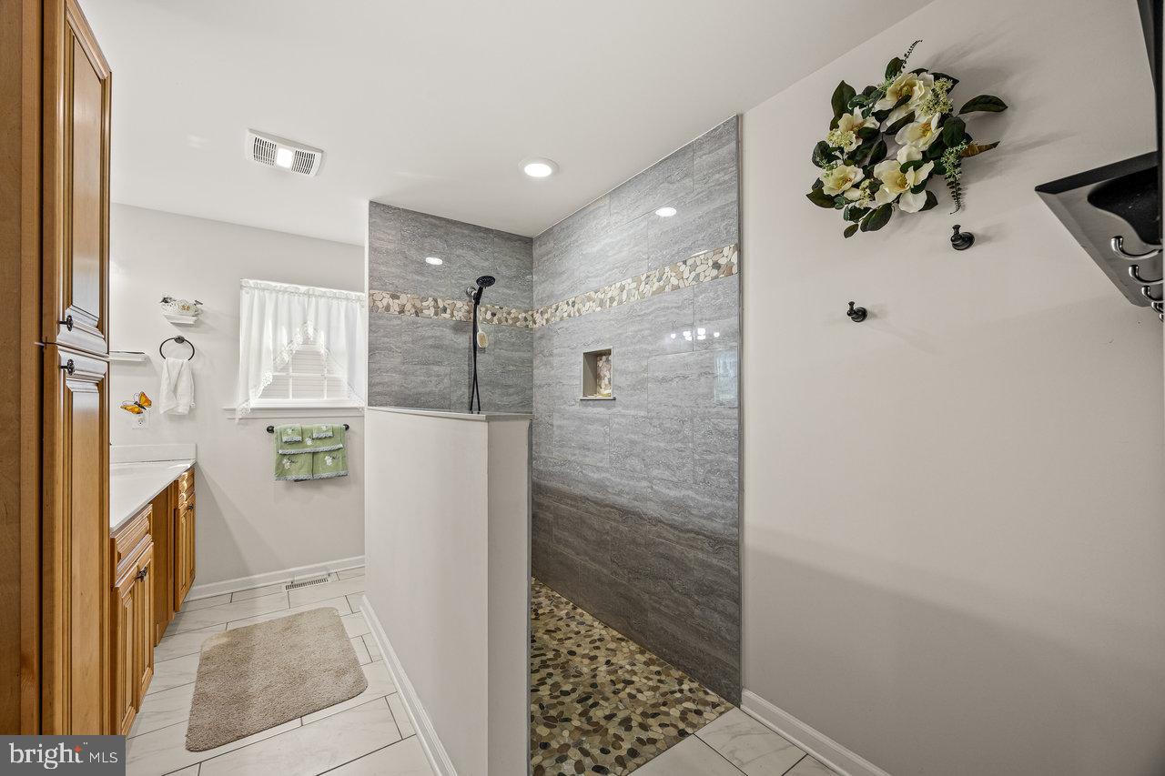 53 ARTHUR LN, LURAY, Virginia 22835, 3 Bedrooms Bedrooms, ,2 BathroomsBathrooms,Residential,For sale,53 ARTHUR LN,VAPA2004920 MLS # VAPA2004920