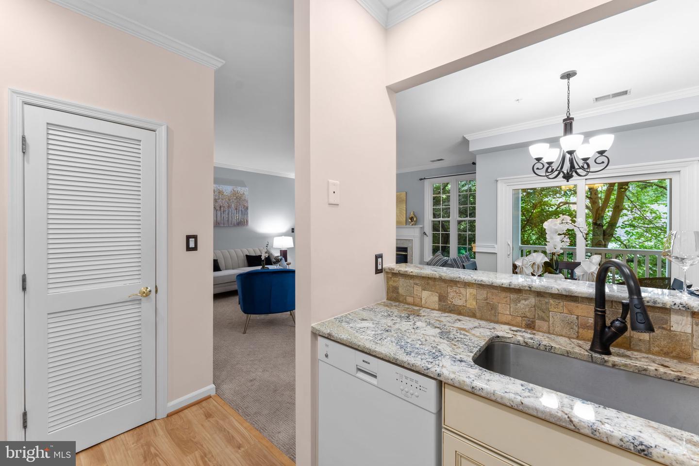 4669 LAWTON WAY #104, ALEXANDRIA, Virginia 22311, 2 Bedrooms Bedrooms, ,2 BathroomsBathrooms,Residential,For sale,4669 LAWTON WAY #104,VAAX2045564 MLS # VAAX2045564