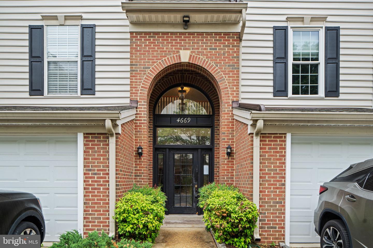 4669 LAWTON WAY #104, ALEXANDRIA, Virginia 22311, 2 Bedrooms Bedrooms, ,2 BathroomsBathrooms,Residential,For sale,4669 LAWTON WAY #104,VAAX2045564 MLS # VAAX2045564