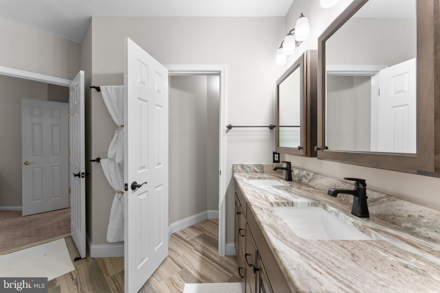 4669 LAWTON WAY #104, ALEXANDRIA, Virginia 22311, 2 Bedrooms Bedrooms, ,2 BathroomsBathrooms,Residential,For sale,4669 LAWTON WAY #104,VAAX2045564 MLS # VAAX2045564