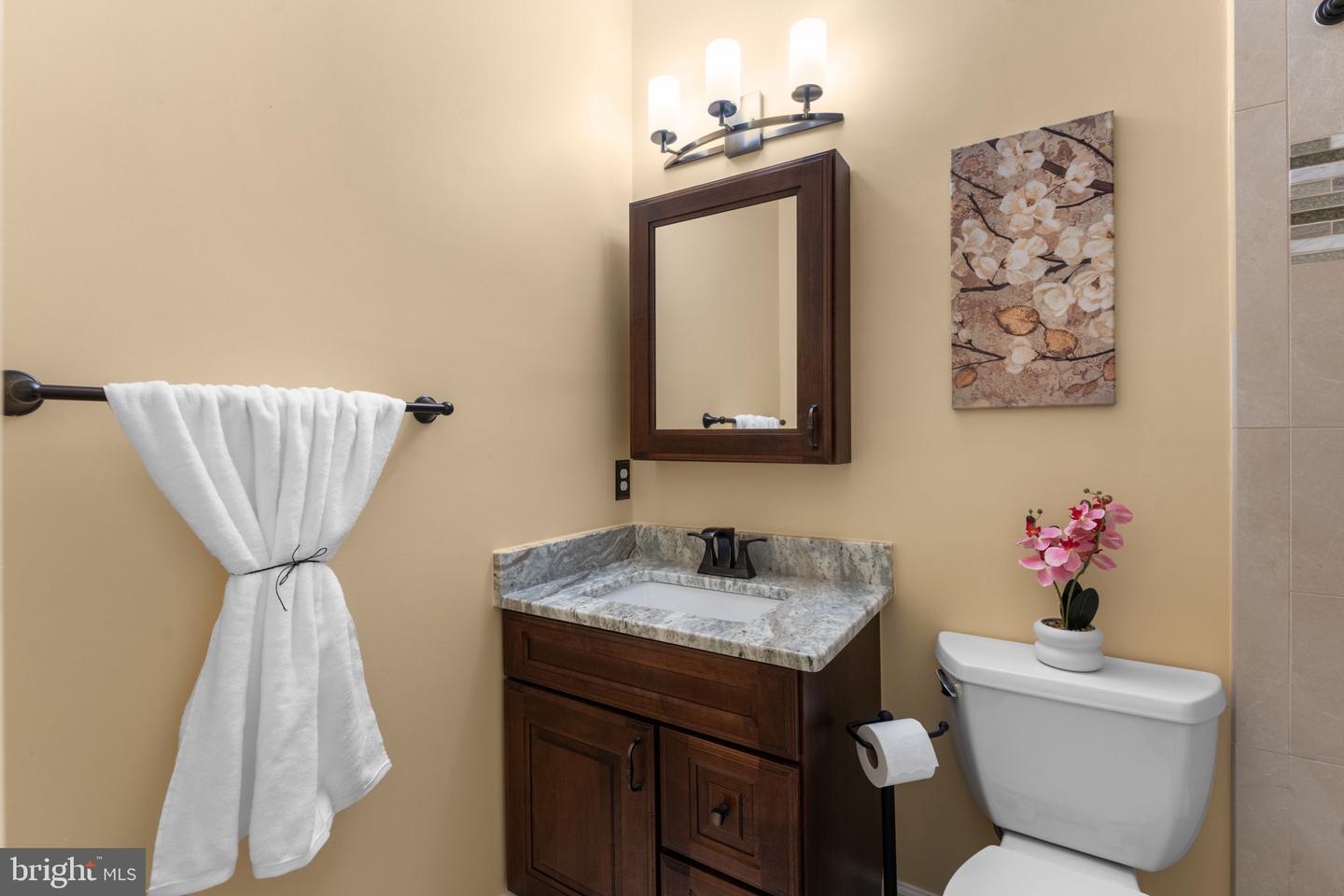 4669 LAWTON WAY #104, ALEXANDRIA, Virginia 22311, 2 Bedrooms Bedrooms, ,2 BathroomsBathrooms,Residential,For sale,4669 LAWTON WAY #104,VAAX2045564 MLS # VAAX2045564