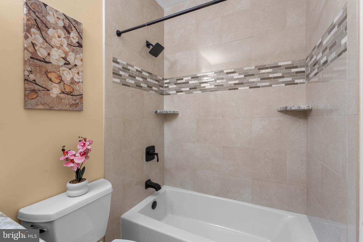 4669 LAWTON WAY #104, ALEXANDRIA, Virginia 22311, 2 Bedrooms Bedrooms, ,2 BathroomsBathrooms,Residential,For sale,4669 LAWTON WAY #104,VAAX2045564 MLS # VAAX2045564