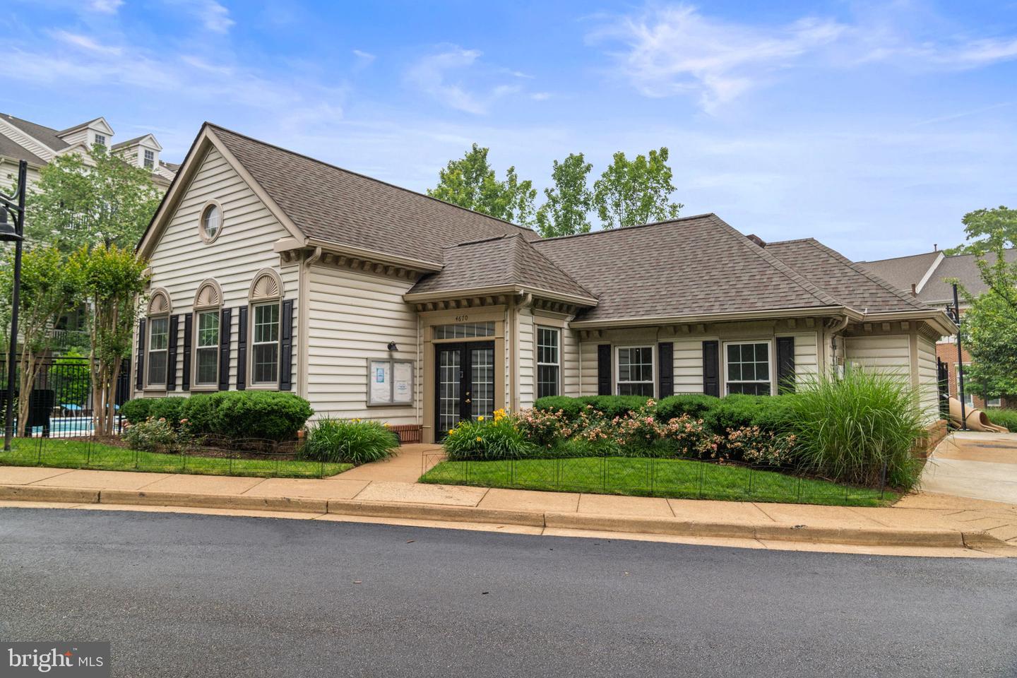 4669 LAWTON WAY #104, ALEXANDRIA, Virginia 22311, 2 Bedrooms Bedrooms, ,2 BathroomsBathrooms,Residential,For sale,4669 LAWTON WAY #104,VAAX2045564 MLS # VAAX2045564