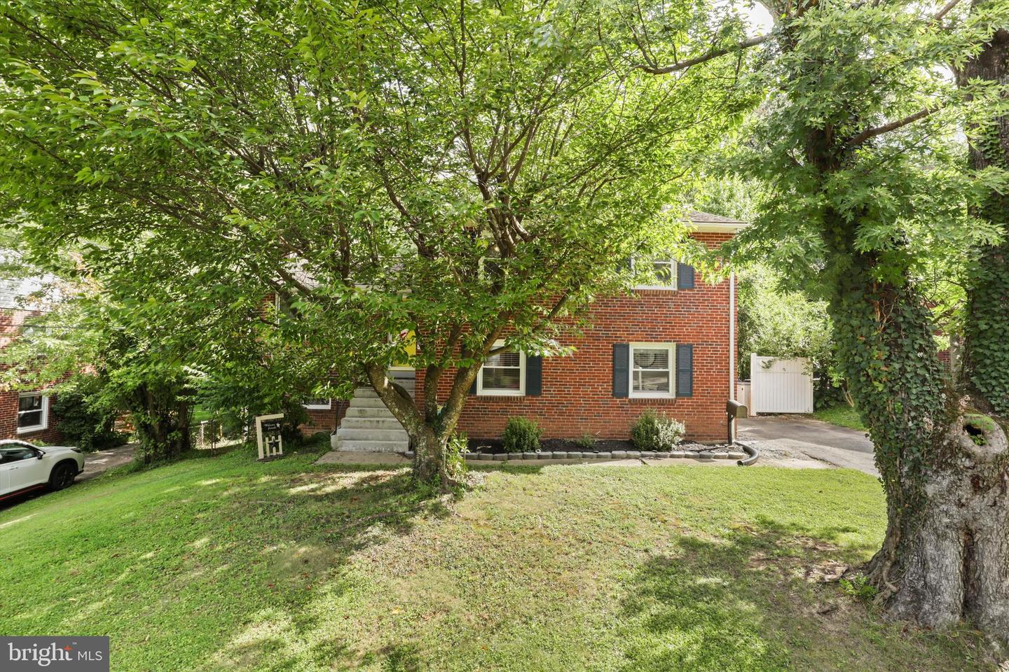 10317 BEAUMONT ST, FAIRFAX, Virginia 22030, 3 Bedrooms Bedrooms, ,2 BathroomsBathrooms,Residential,For sale,10317 BEAUMONT ST,VAFC2006350 MLS # VAFC2006350