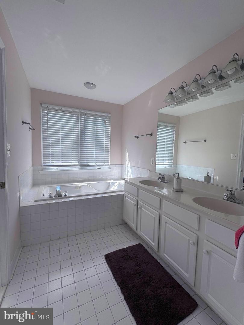 43103 LAKE RIDGE PL, LEESBURG, Virginia 20176, 4 Bedrooms Bedrooms, ,3 BathroomsBathrooms,Residential,For sale,43103 LAKE RIDGE PL,VALO2097402 MLS # VALO2097402