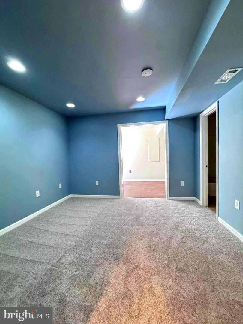 43103 LAKE RIDGE PL, LEESBURG, Virginia 20176, 4 Bedrooms Bedrooms, ,3 BathroomsBathrooms,Residential,For sale,43103 LAKE RIDGE PL,VALO2097402 MLS # VALO2097402