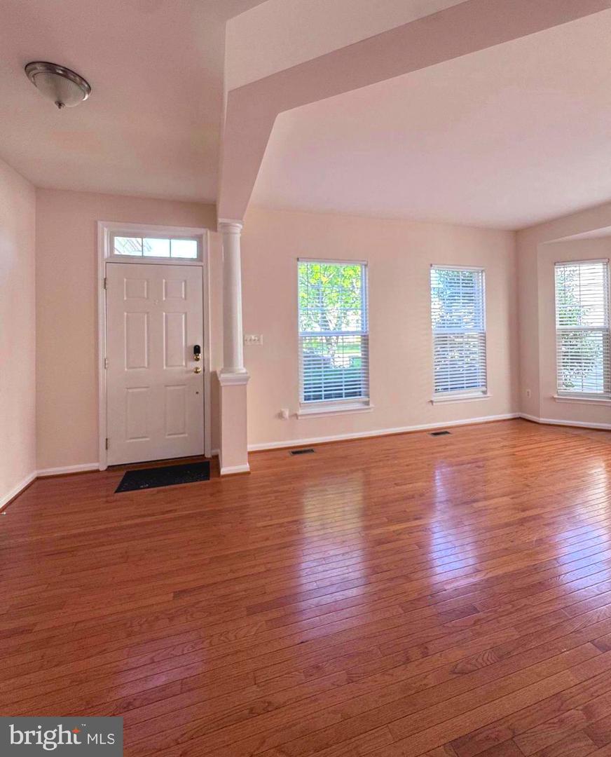 43103 LAKE RIDGE PL, LEESBURG, Virginia 20176, 4 Bedrooms Bedrooms, ,3 BathroomsBathrooms,Residential,For sale,43103 LAKE RIDGE PL,VALO2097402 MLS # VALO2097402