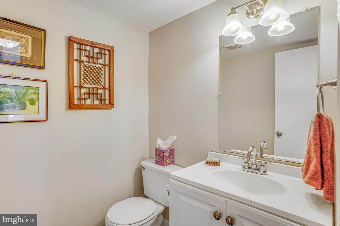 5500 KENDRICK LN, BURKE, Virginia 22015, 3 Bedrooms Bedrooms, ,3 BathroomsBathrooms,Residential,For sale,5500 KENDRICK LN,VAFX2242330 MLS # VAFX2242330