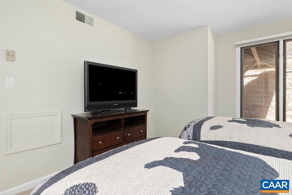 2070 STONE RIDGE CONDOS, WINTERGREEN, Virginia 22967, 3 Bedrooms Bedrooms, ,3 BathroomsBathrooms,Residential,For sale,2070 STONE RIDGE CONDOS,664823 MLS # 664823
