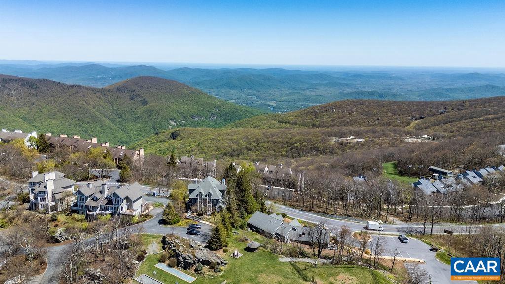 2070 STONE RIDGE CONDOS, WINTERGREEN, Virginia 22967, 3 Bedrooms Bedrooms, ,3 BathroomsBathrooms,Residential,For sale,2070 STONE RIDGE CONDOS,664823 MLS # 664823