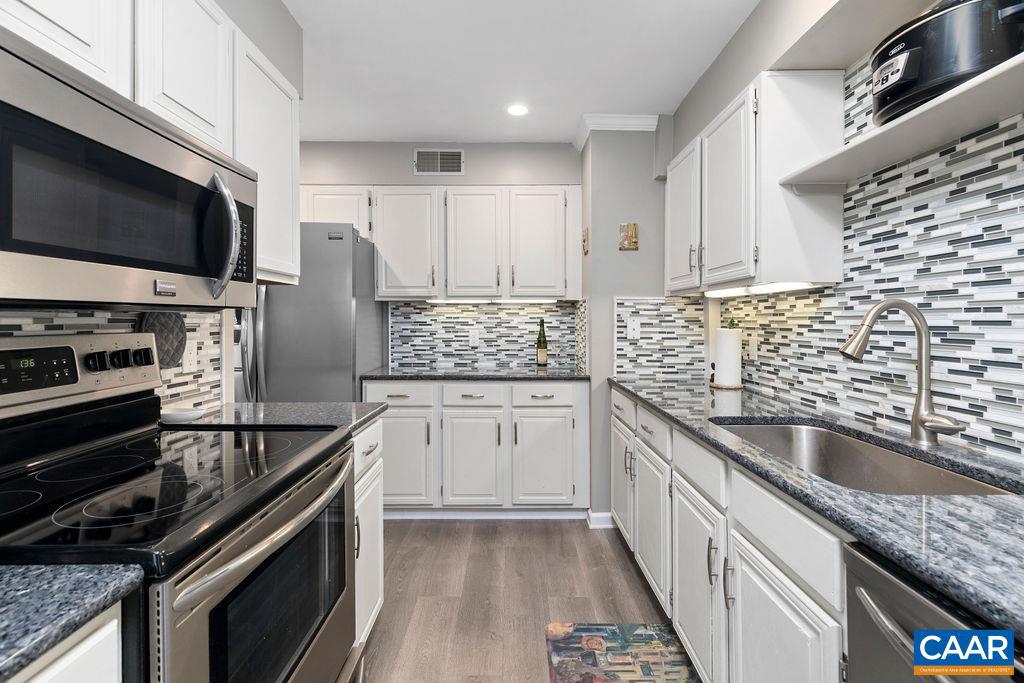 2070 STONE RIDGE CONDOS, WINTERGREEN, Virginia 22967, 3 Bedrooms Bedrooms, ,3 BathroomsBathrooms,Residential,For sale,2070 STONE RIDGE CONDOS,664823 MLS # 664823