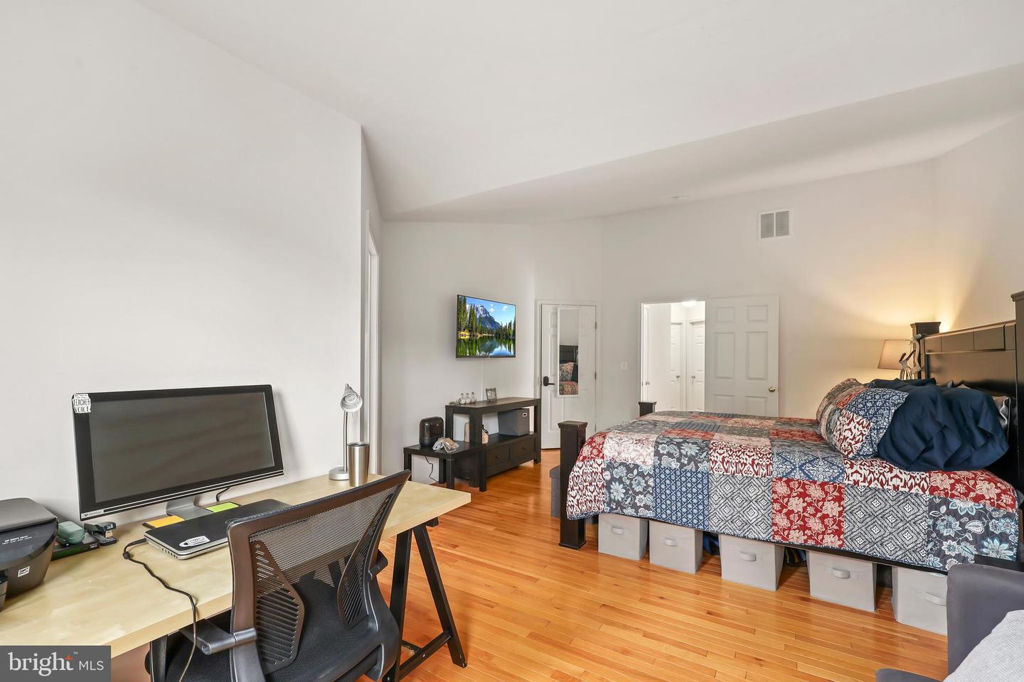 1422 BIRD WATCH CT, WOODBRIDGE, Virginia 22191, 3 Bedrooms Bedrooms, ,2 BathroomsBathrooms,Residential,For sale,1422 BIRD WATCH CT,VAPW2095304 MLS # VAPW2095304