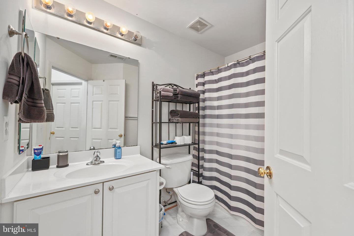 1422 BIRD WATCH CT, WOODBRIDGE, Virginia 22191, 3 Bedrooms Bedrooms, ,2 BathroomsBathrooms,Residential,For sale,1422 BIRD WATCH CT,VAPW2095304 MLS # VAPW2095304