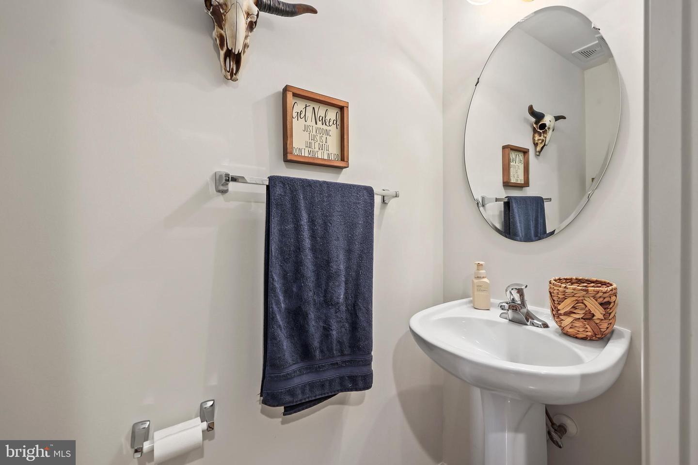 1422 BIRD WATCH CT, WOODBRIDGE, Virginia 22191, 3 Bedrooms Bedrooms, ,2 BathroomsBathrooms,Residential,For sale,1422 BIRD WATCH CT,VAPW2095304 MLS # VAPW2095304