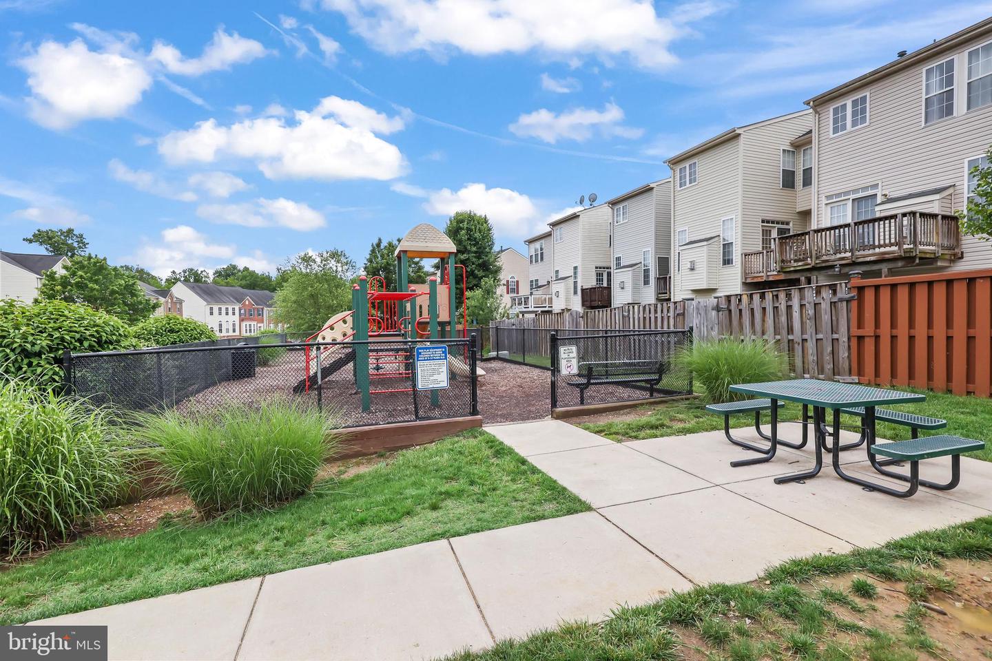 1422 BIRD WATCH CT, WOODBRIDGE, Virginia 22191, 3 Bedrooms Bedrooms, ,2 BathroomsBathrooms,Residential,For sale,1422 BIRD WATCH CT,VAPW2095304 MLS # VAPW2095304
