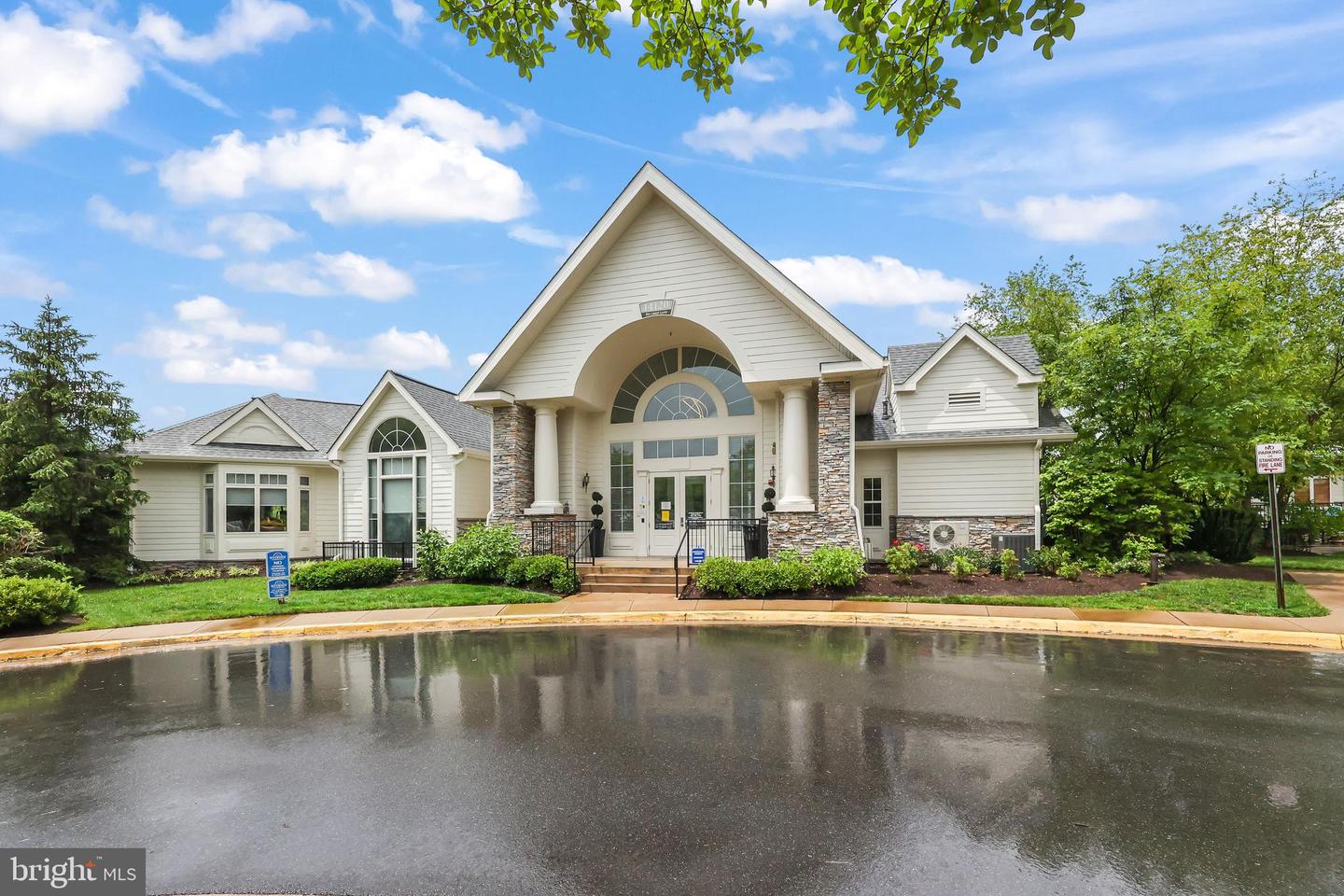 1422 BIRD WATCH CT, WOODBRIDGE, Virginia 22191, 3 Bedrooms Bedrooms, ,2 BathroomsBathrooms,Residential,For sale,1422 BIRD WATCH CT,VAPW2095304 MLS # VAPW2095304